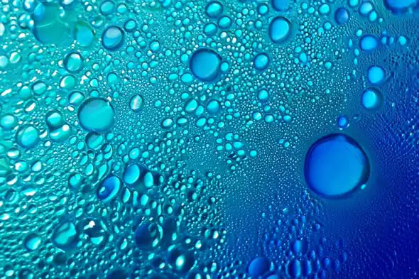 Water Droplets Close-Up – Refreshing Abstract Blue Texture