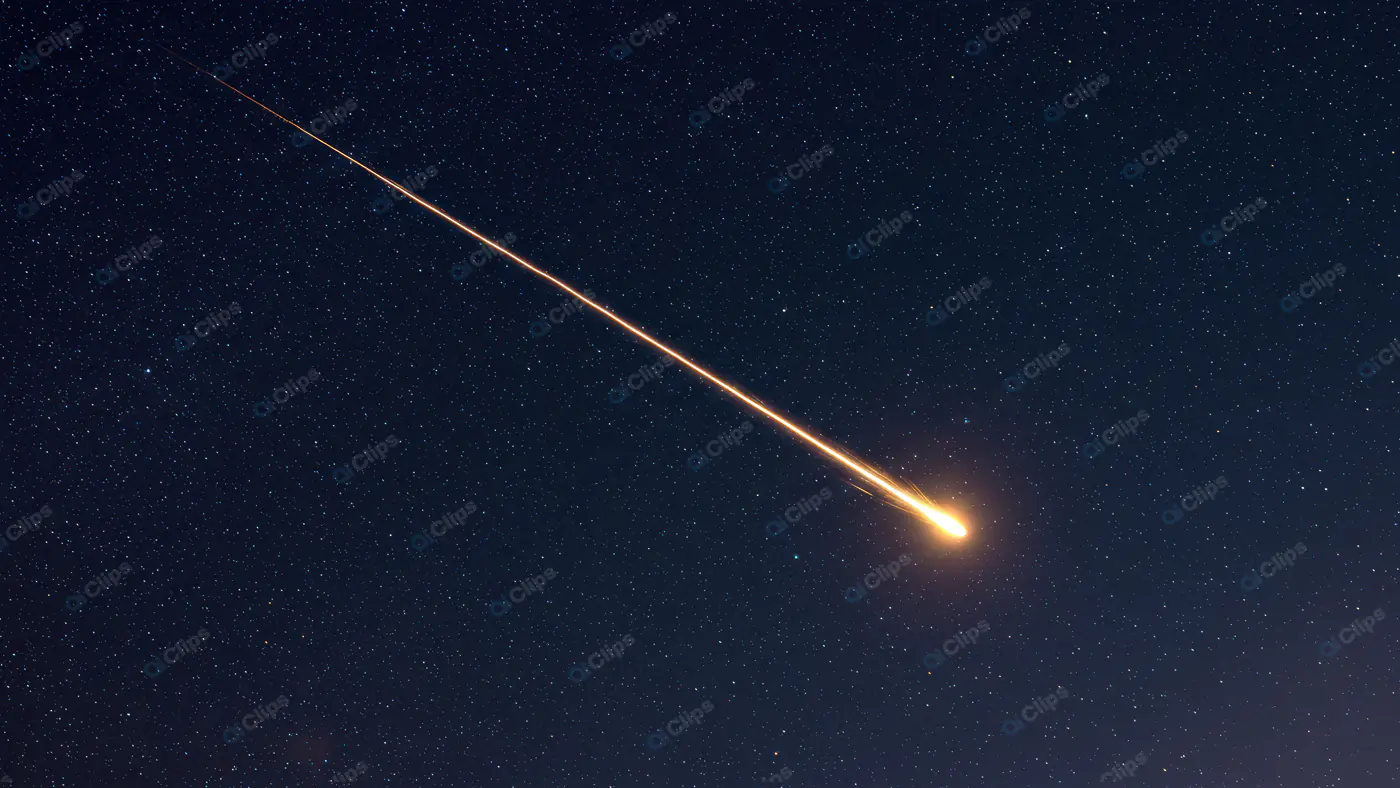 Bright Meteor Streaking Through Starry Night Sky – Celestial Phenomenon
