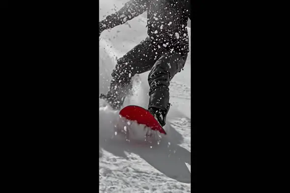 Snowboarder's Dynamic Edge Turn